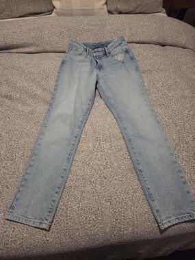 Good American Light Wash Straight-Leg Jeans